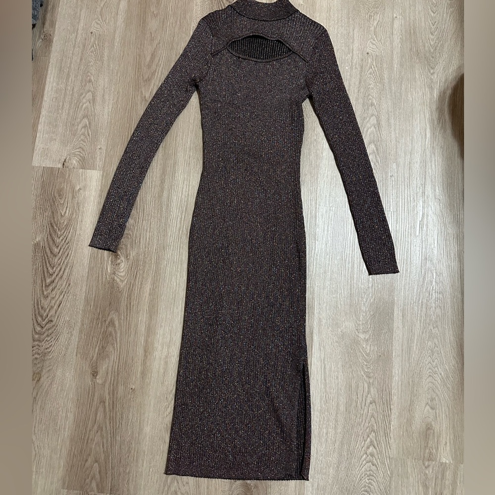 PRE-LOVED ♻️
Beautiful long sleeve sweater material